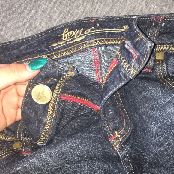 Short shorts - Picture 3 of 3